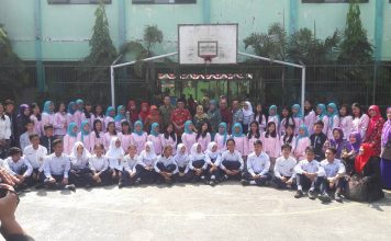 Pertemuan Evaluasi Program HEBAT di SMPN 28